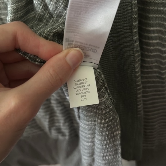 NWT Gap Grey Striped Long Sleeve Open Front Cardigan Sweater - Picture 7 of 8